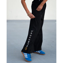 Load image into Gallery viewer, HONEYCUT SNEEK PEEK PANT
