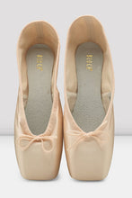 Load image into Gallery viewer, BLOCH 132 Serenade Pointe Shoes
